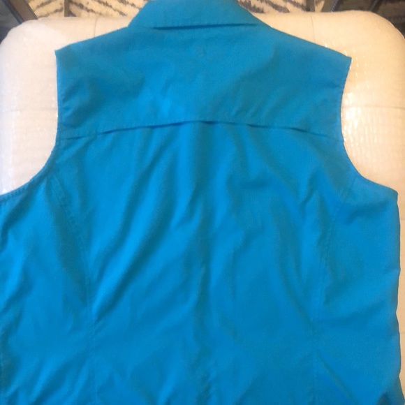 Magellan Outdoor sleeveless Top - Picture 2 of 3
